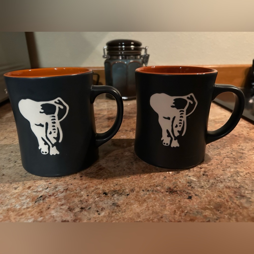 Starbucks Retired 2011 “Kenya” design. Bone China Porcelain. Set of 2 Mugs 20oz.
